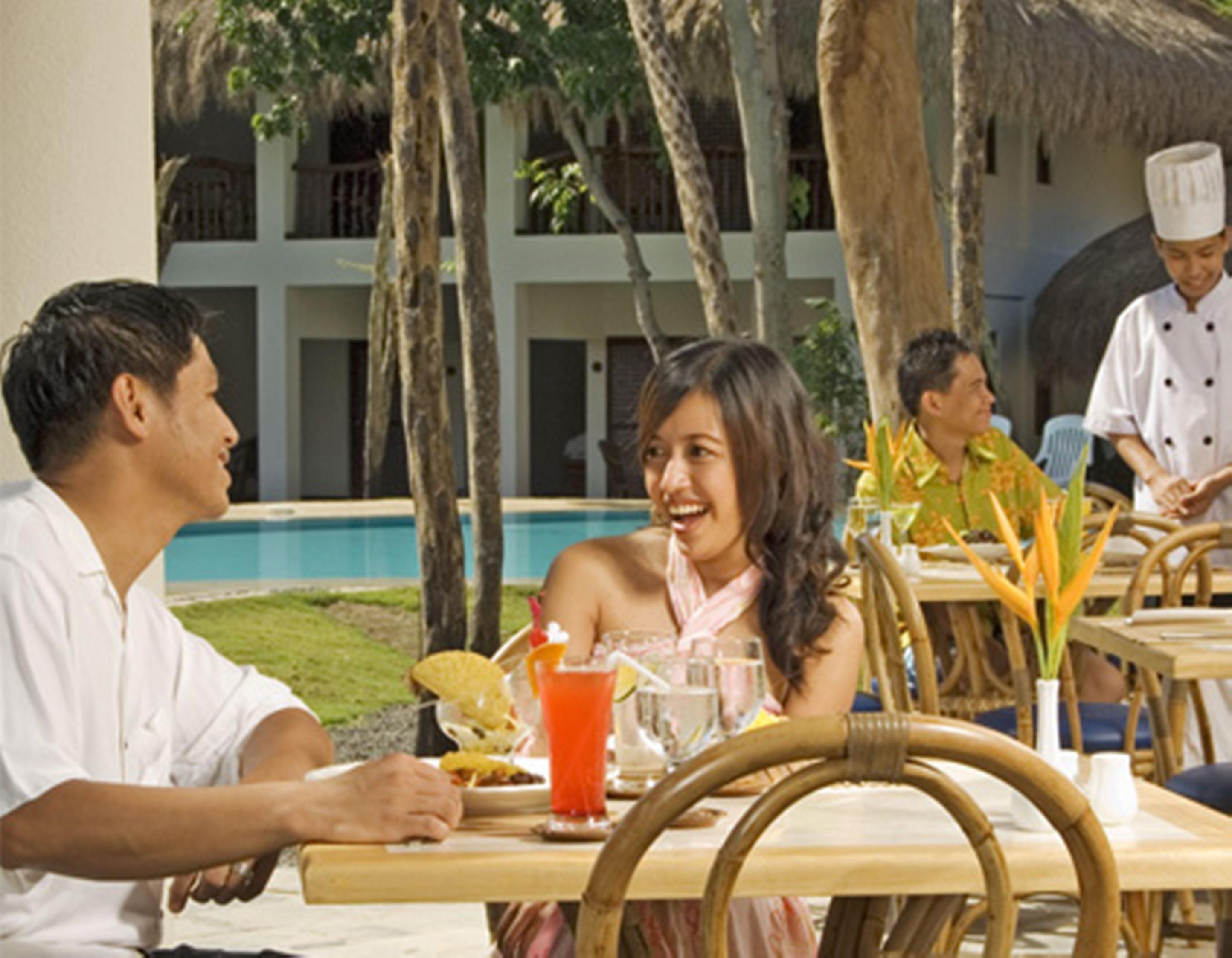 Bluewater Maribago Beach Resort Lapu-Lapu City Buitenkant foto