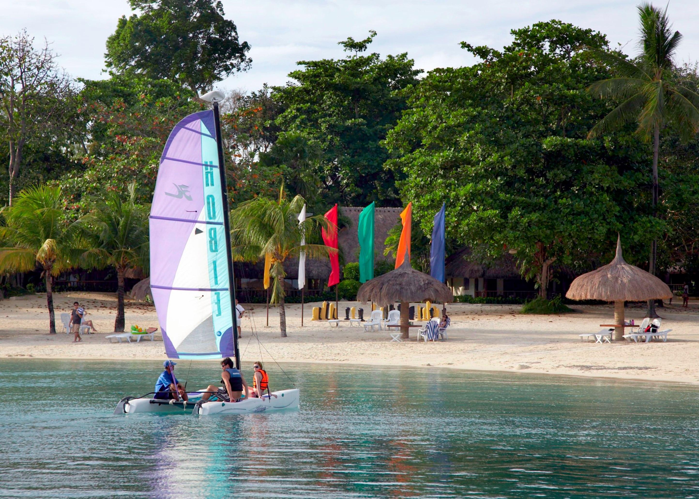 Bluewater Maribago Beach Resort Lapu-Lapu City Buitenkant foto