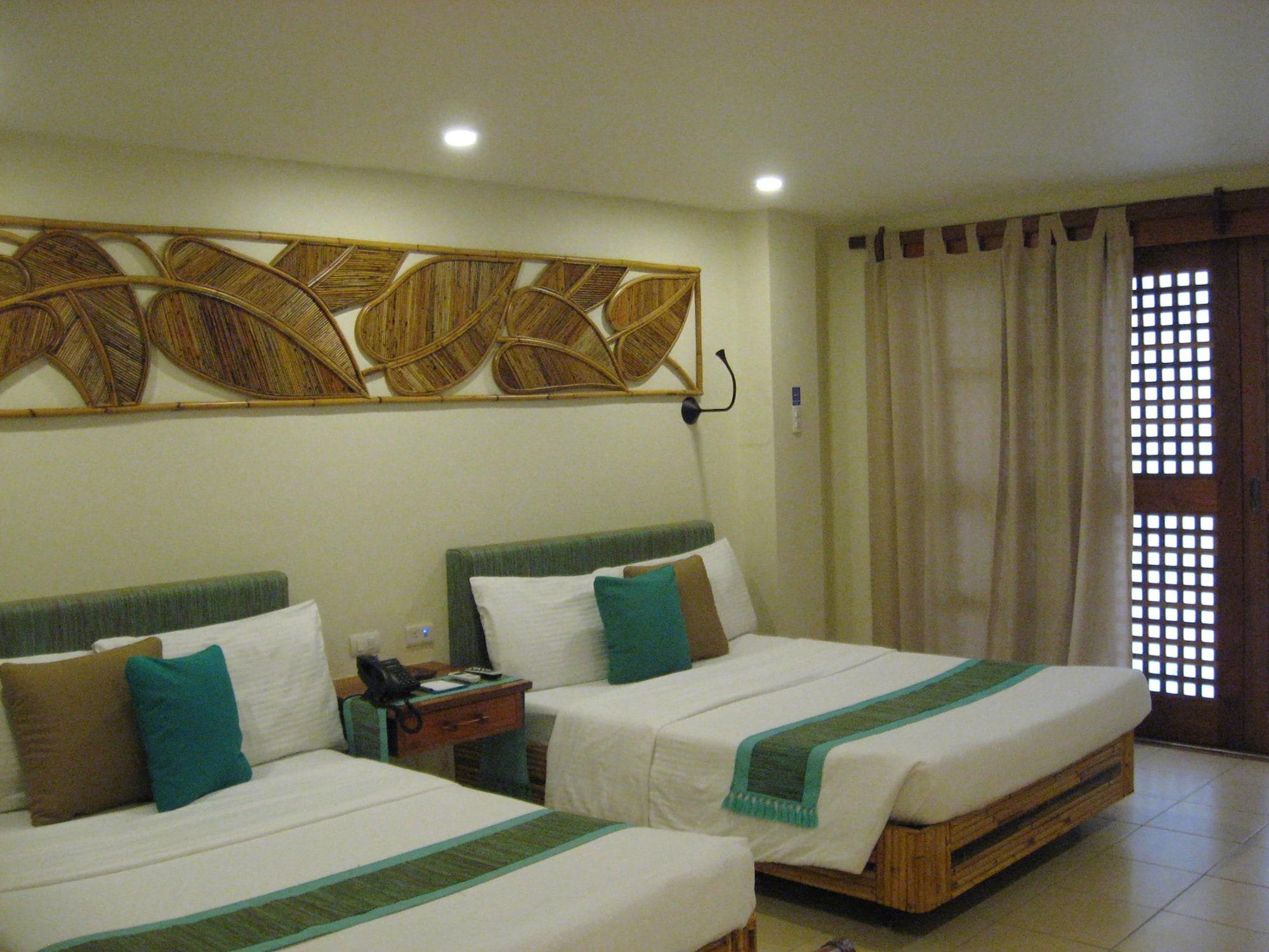 Bluewater Maribago Beach Resort Lapu-Lapu City Buitenkant foto